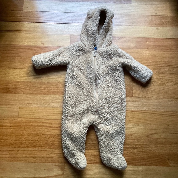 Old Navy Fuzzy Bear Baby Bunting Snowsuit Warm Winter 3-6 months - Picture 1 of 7